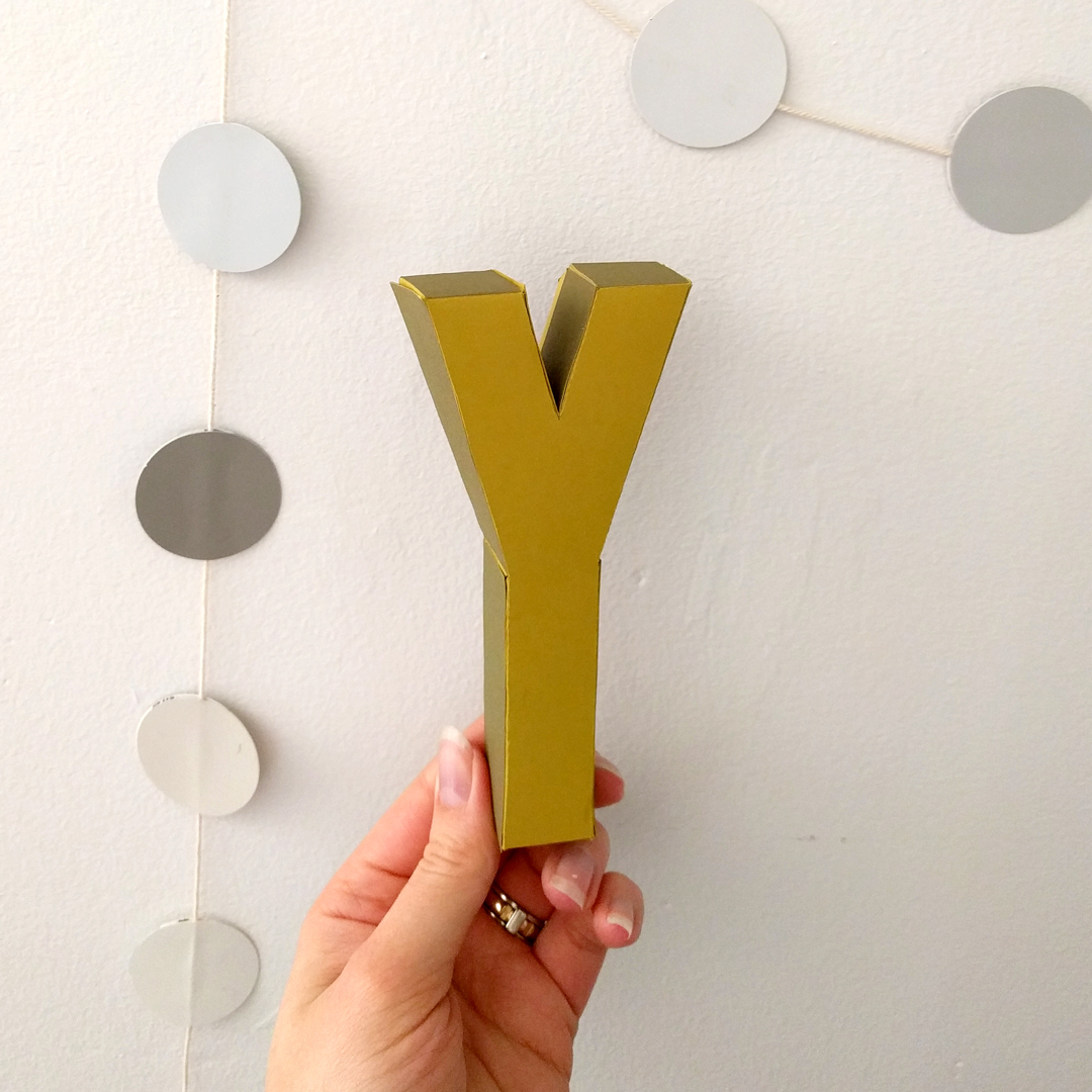 Papercraft alphabet - the letter 'y'
